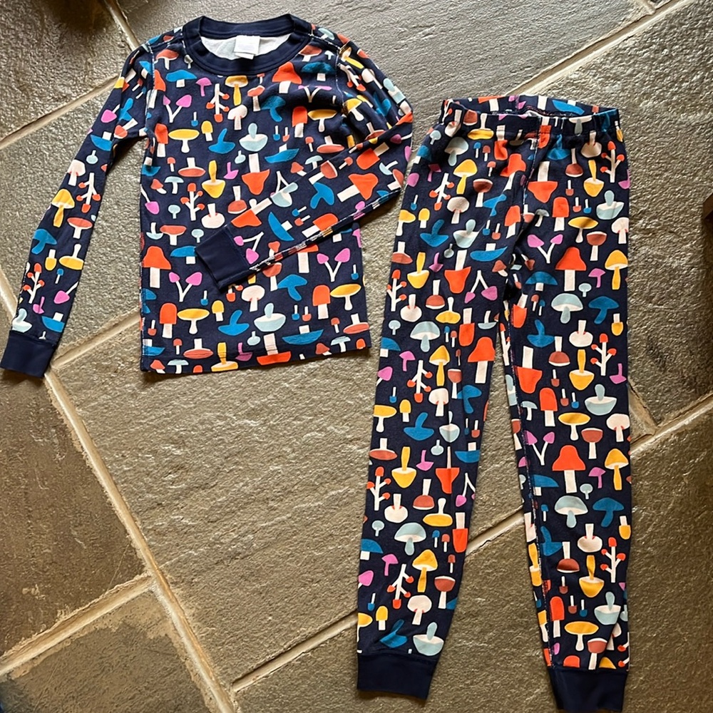 Hanna Andersson Mushroom Pajamas Size 8